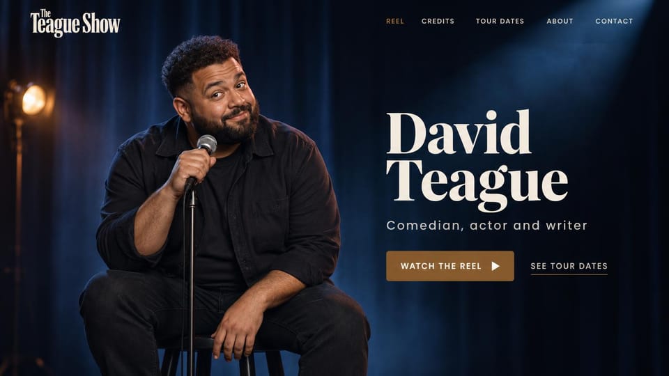 Actor website design, stand-up comedian with tour dates: dark blue stage under a spotlight, a smiling man on a stool holding a microphone, a large white serif name and a gold reel button