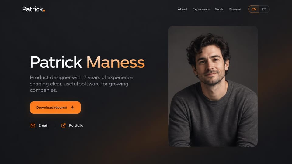 Resume website design, bilingual product designer in charcoal and orange: charcoal page with an orange glow, a white and orange name, an orange résumé button and a portrait of a smiling man in a gray sweater